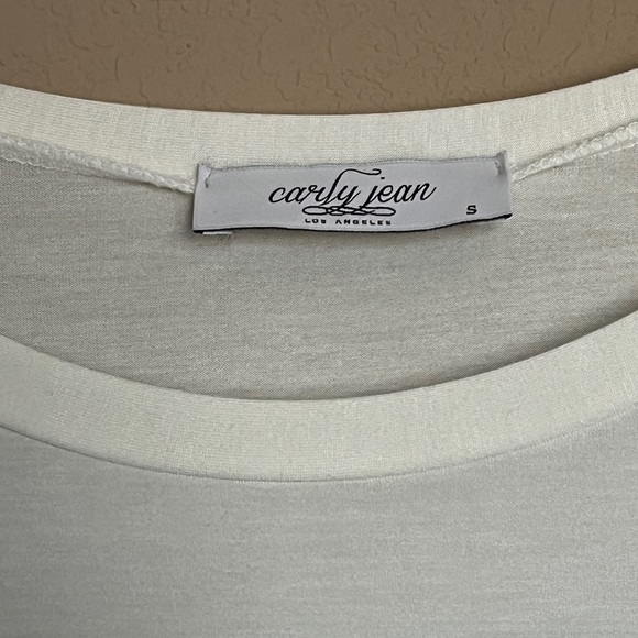 (Set of 4) Carly Jean Los Angelos Favorite Scoop Neck Tee - Picture 7 of 16